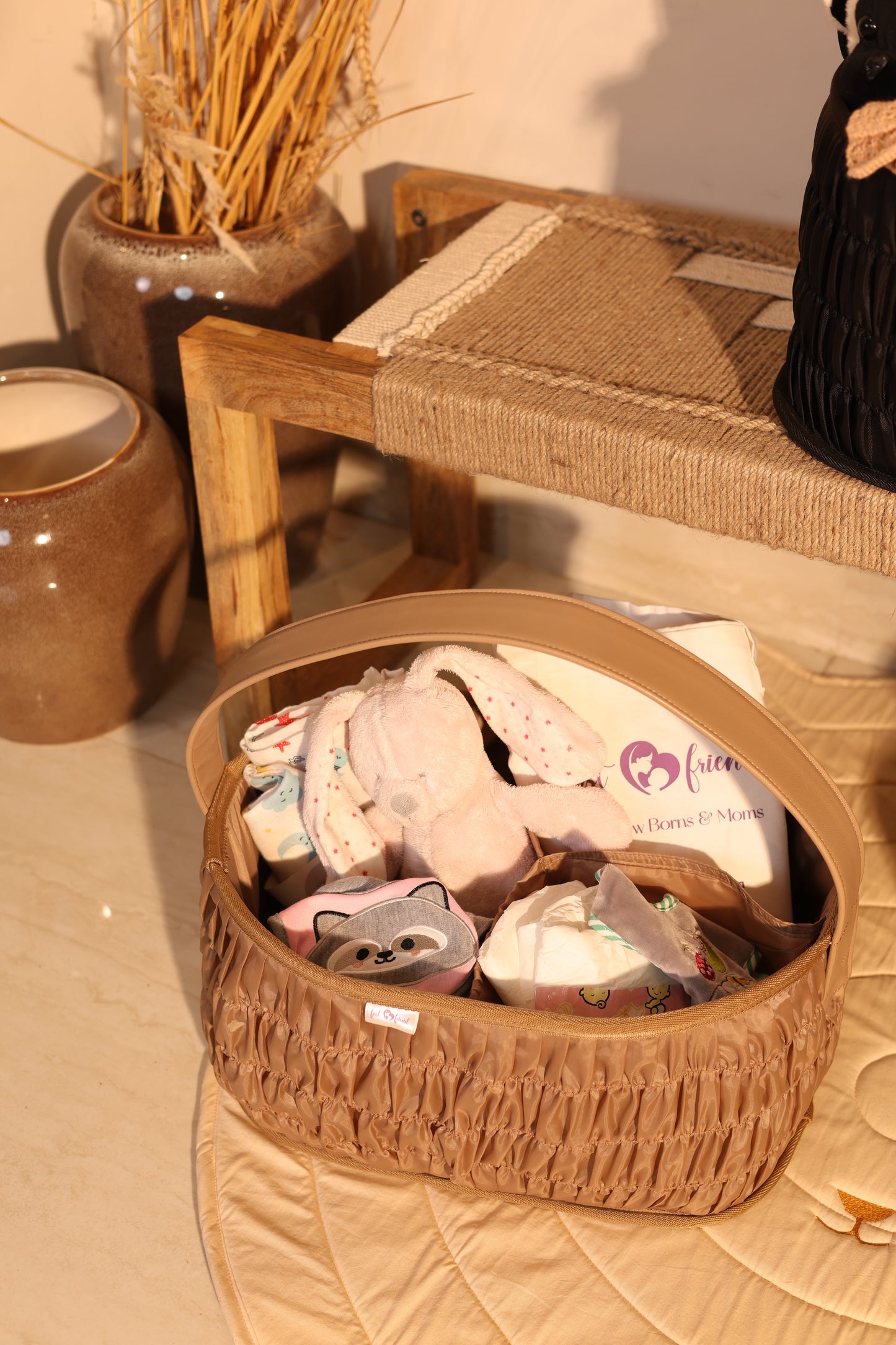 Nestling Caddy