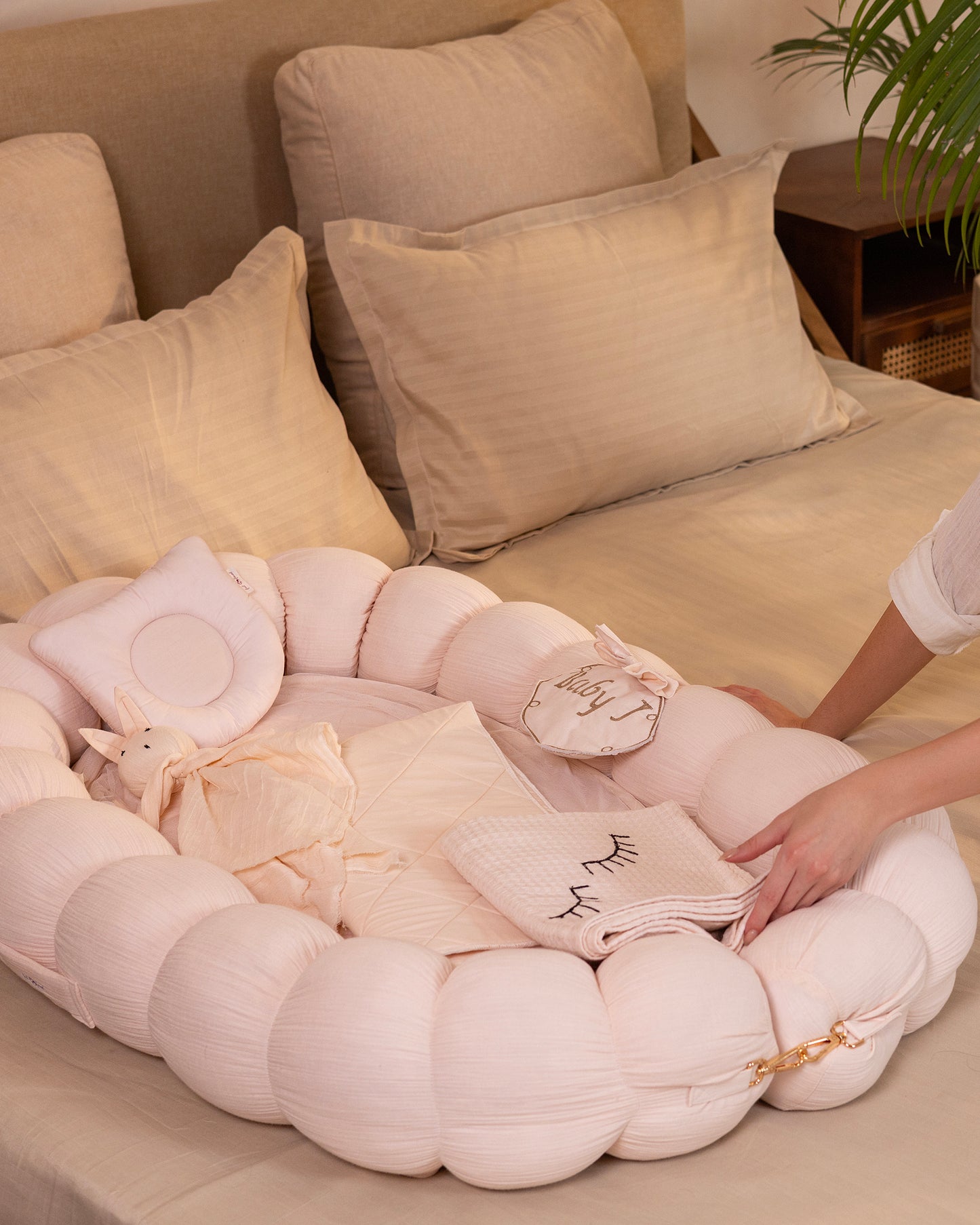 The Sleep Bubble Bed